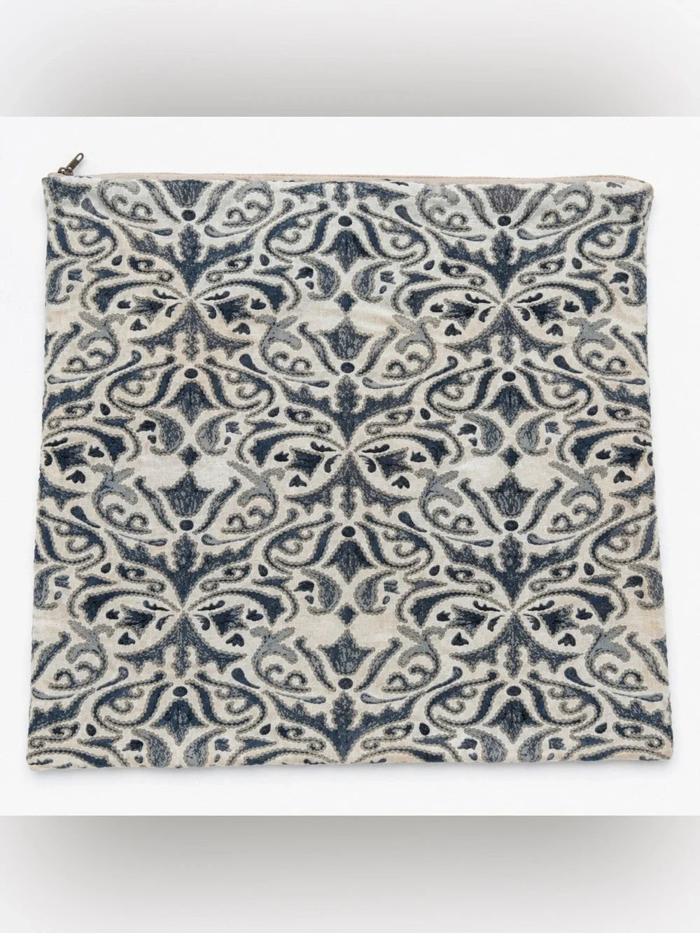 Pottery Barn Reilley Embroidered Blue Linen Pillow Covers Set Of Two 22x22